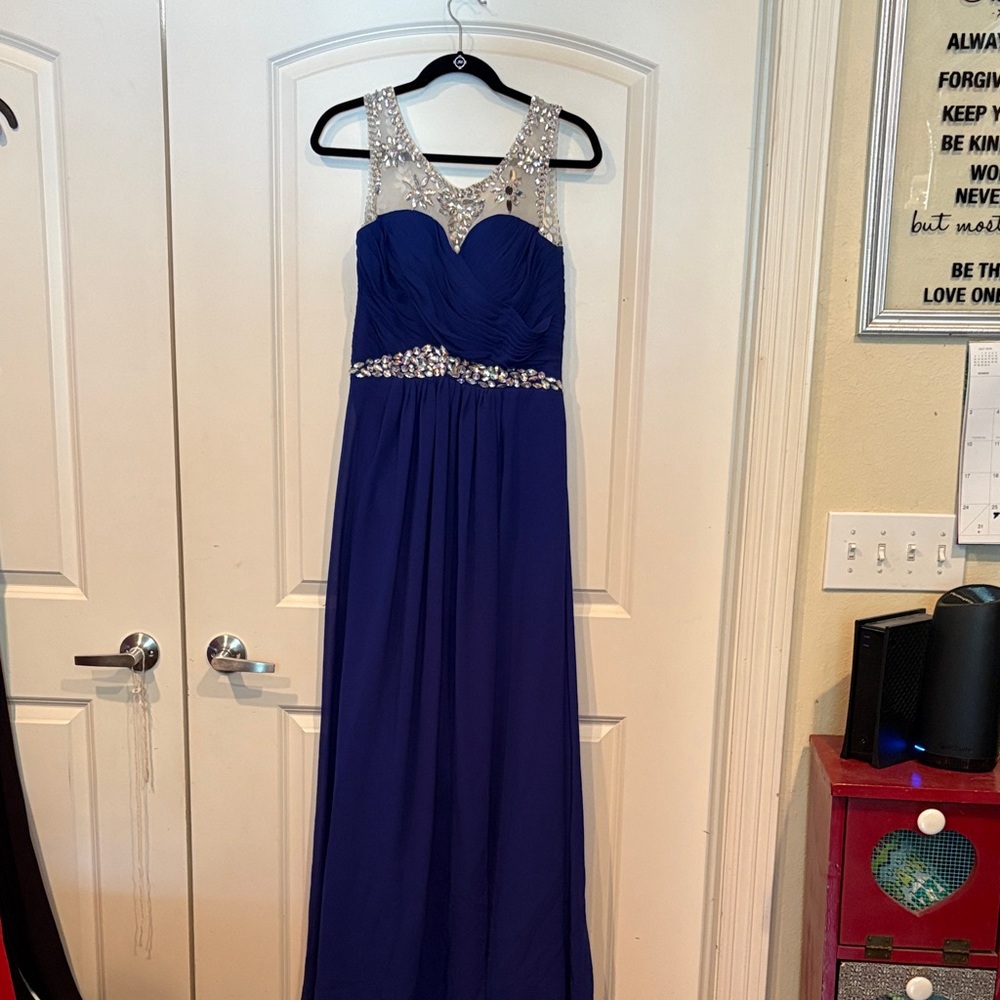 Elegant Blue Evening Gown